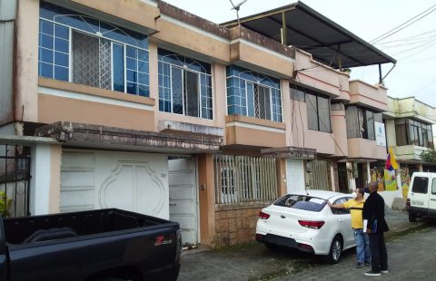 Se Vende de Oportunidad Bonita Casa de 2 Pisos, En Santo Domingo