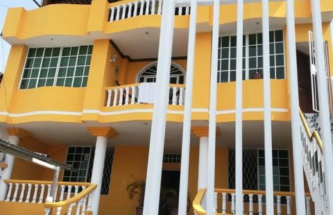 Hermosa casa de venta en Santo Domingo de los Colorados, sector Bombolí